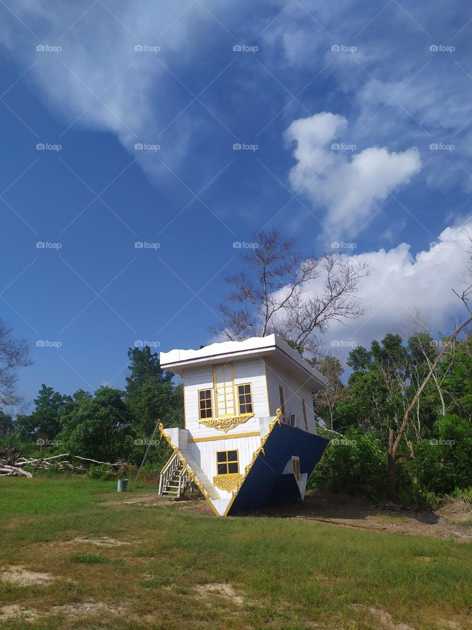 upside down house