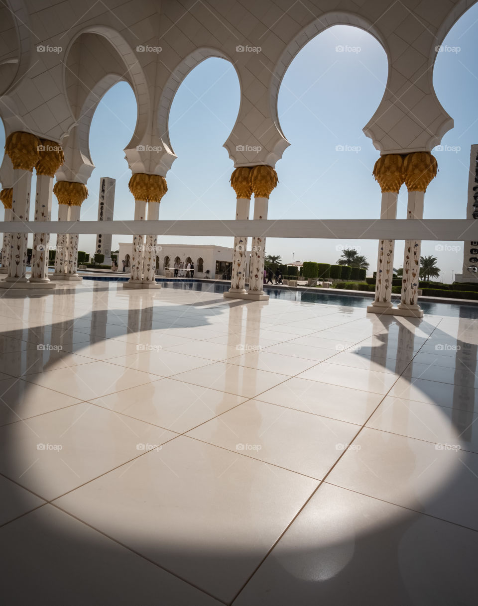 Light and Shadow of Sheikh Zayed architecture White mosque in Dubai architecture 