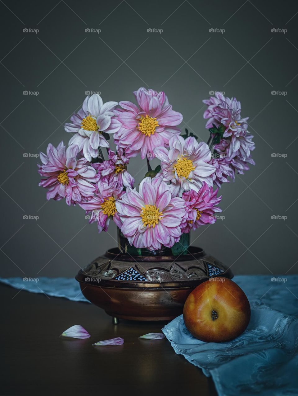 Bouquet of flowers in vase.