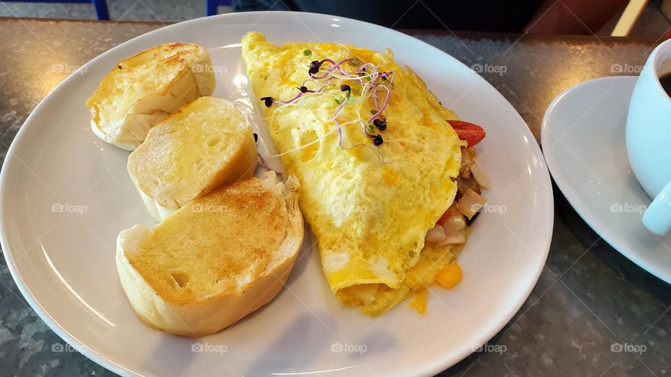 An omelet with bread