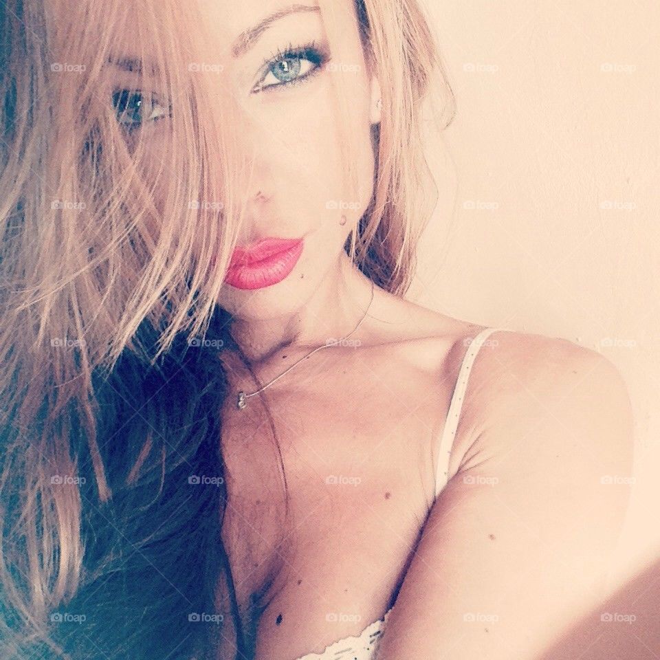 blue face red model by severina1