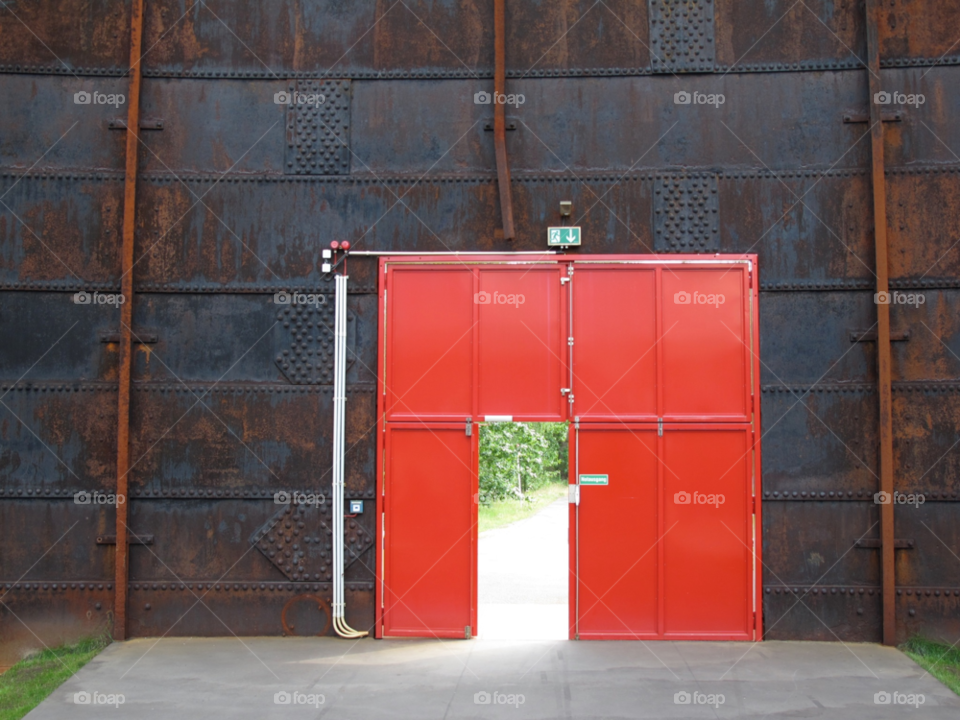 red wall door colour by shotmaker
