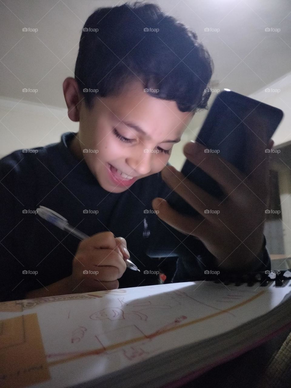 happy while drawing 😊