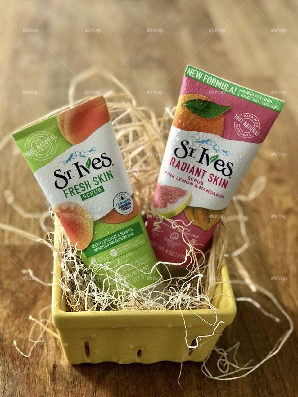 St. Ives Fresh Skin Scrub 