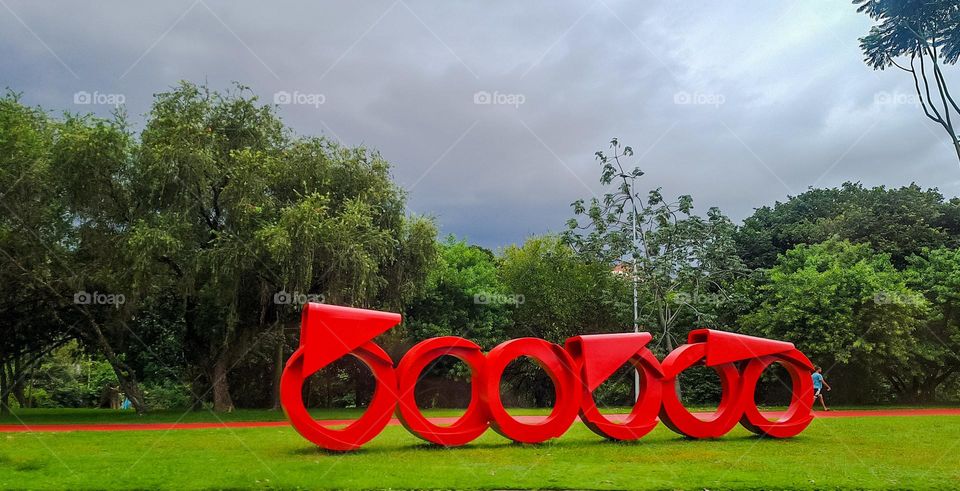 The City of Sorocaba (São Paulo Brazil), won a sculpture produced in fiberglass, developed and donated by the plastic artist Gilberto Salvador. The work was created to be a landmark of cycling in the municipality, which has 115 k of cycling network.