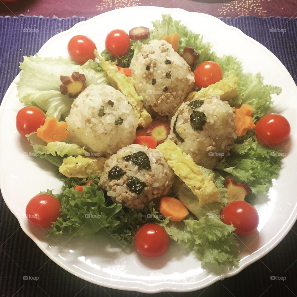 Onigiri salad