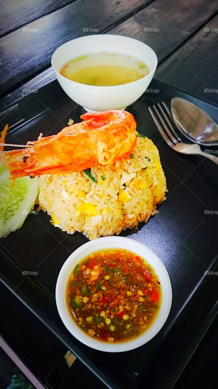Do you want some fried rice with shrimp?🇹🇭😍