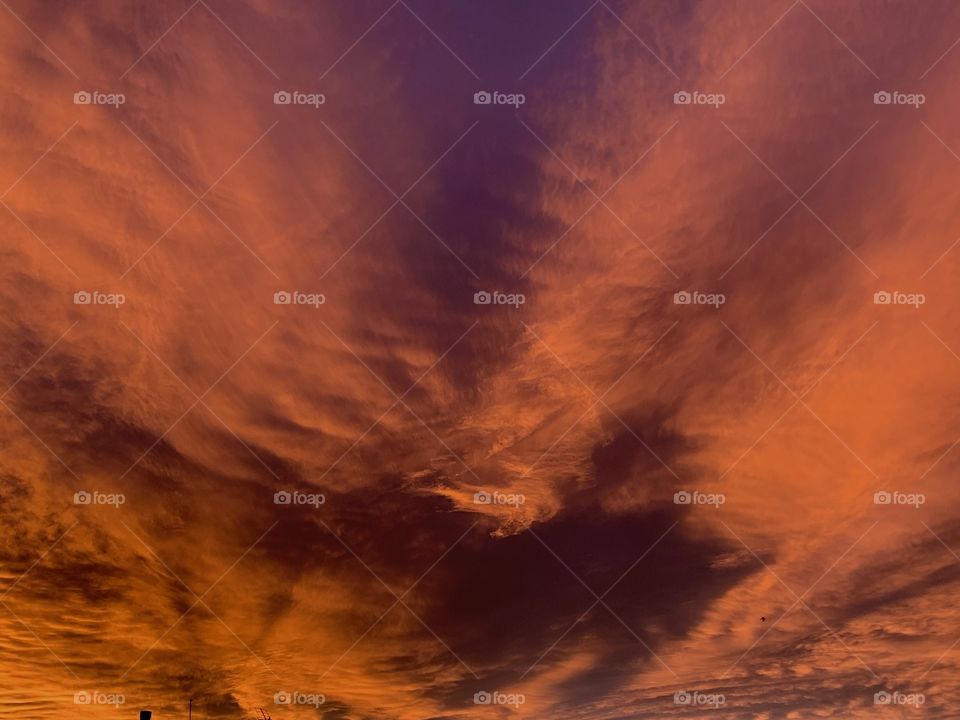 The sky in Aberdeen Scotland looks incredible, when I looked outside I thought we were looking at another world 🌍