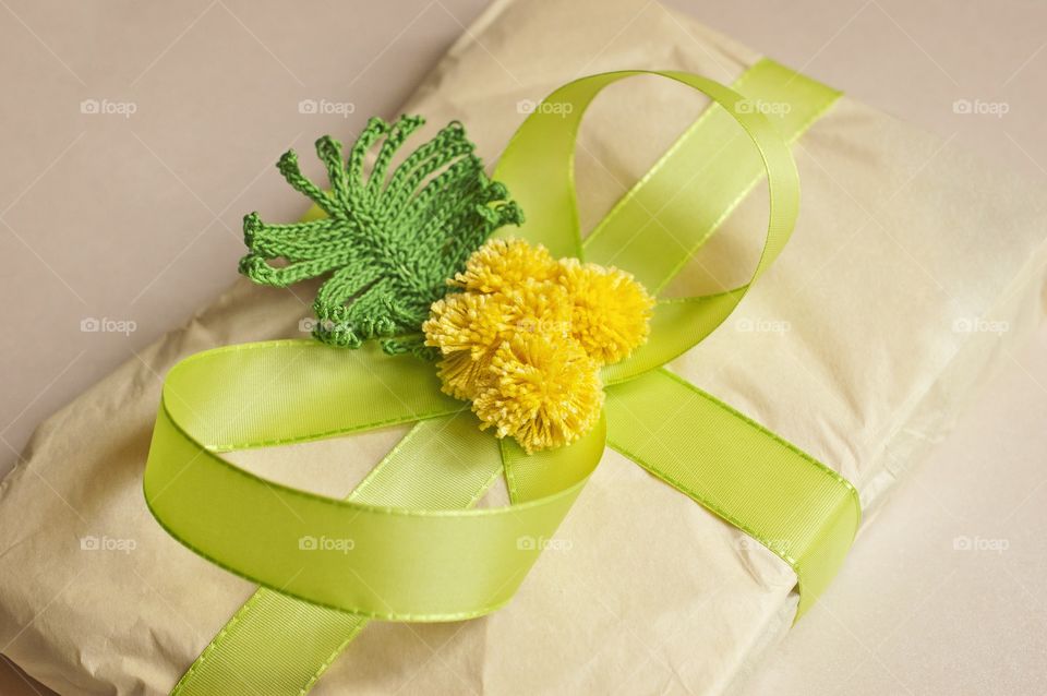 Women's Day gift wrapping