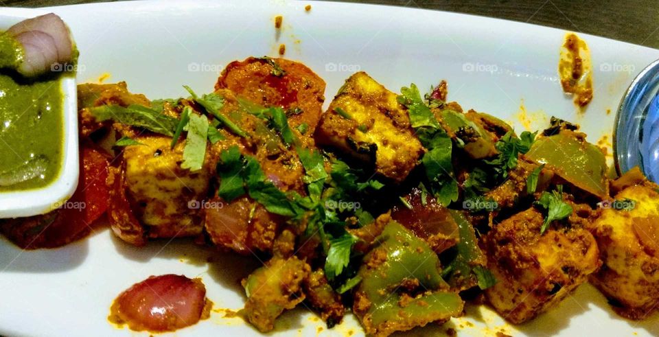 Spicy Paneer tikka with green chutney