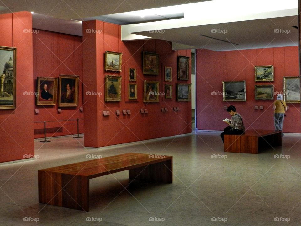 art gallery in Paris