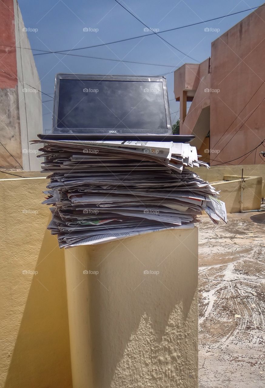 Desk hacker unit. InMovement's solution to better work style