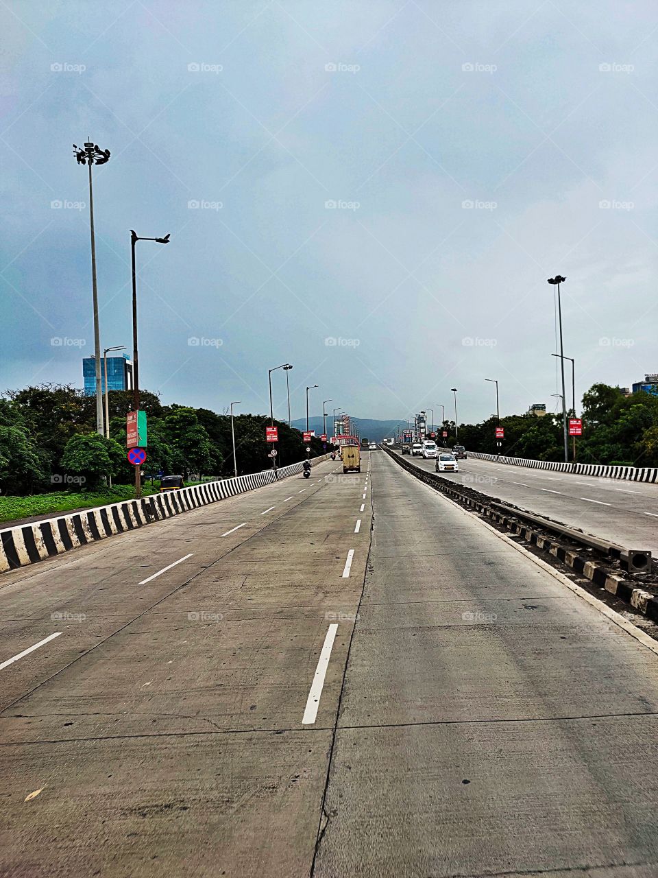 Flyover
Megahighway🛤️,🛤️🛤️🛤️
💭💭🗯️ Pleasent Weather
🚗🚗🚗🚐 Vehicles