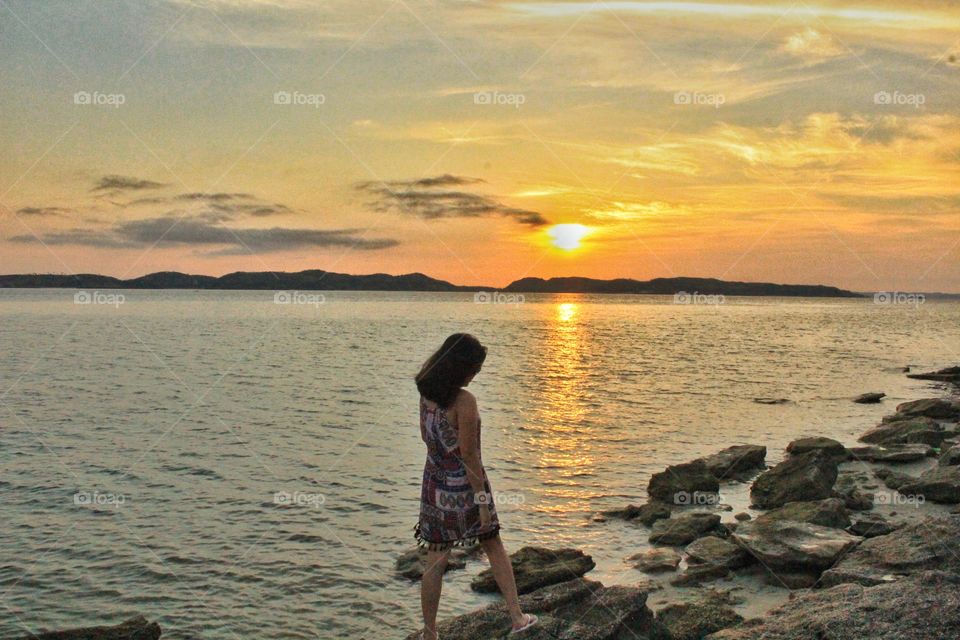 Waking up early to watch the sunrise and walk at the sea shore is one of the moment  i love when im at the beach