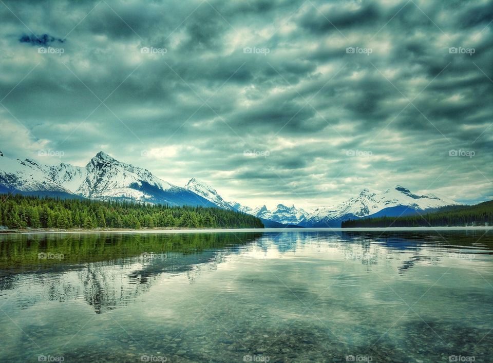 Maligne Lake, Jasper Alberta Canada