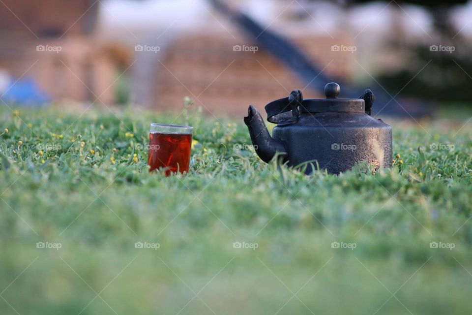 Drinking tea the Saudi way