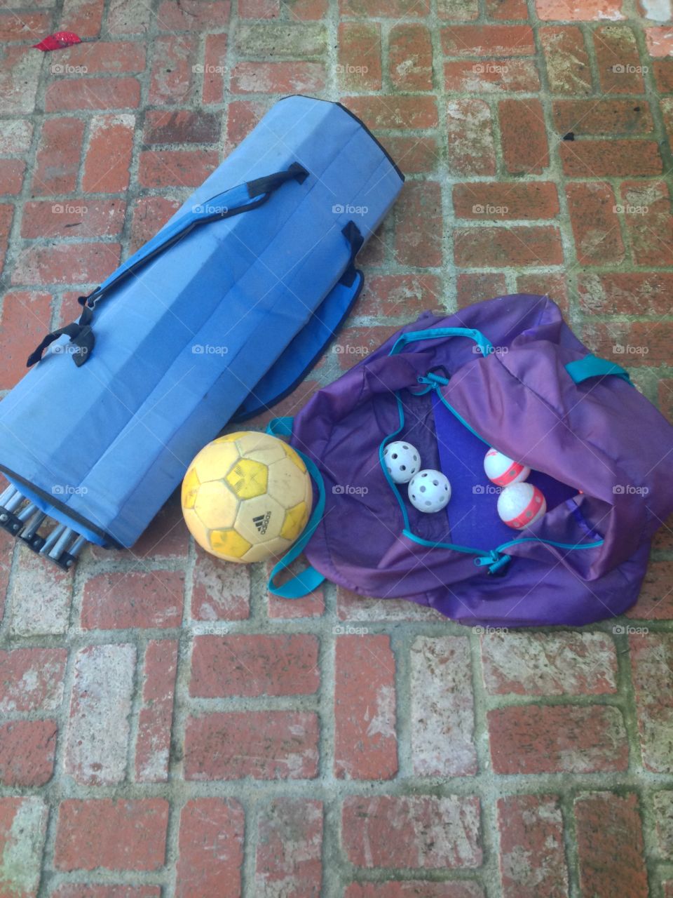 Let's Play

Published by:
HappyBrownMonkey 