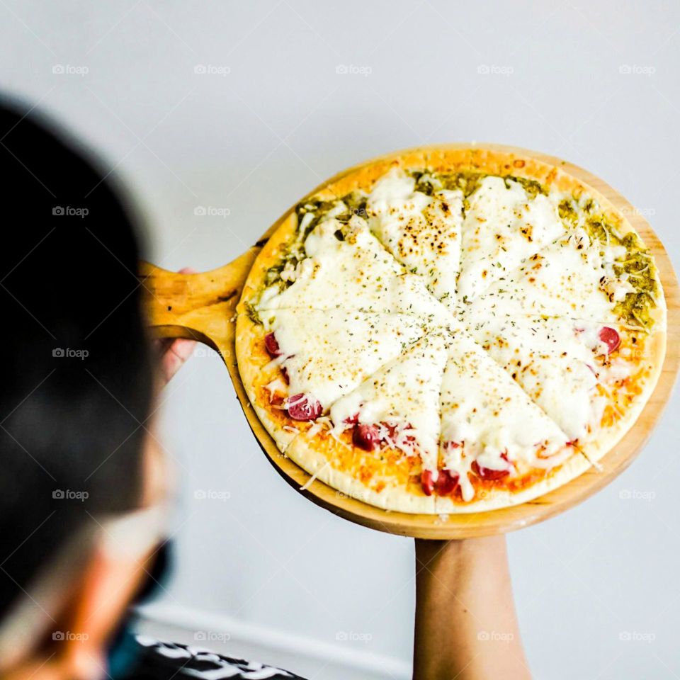 Your order has come! Pizza topped with eight-cut mayonnaise cheese. Eat. Food. Snacks. Order. Delicious. Cafe. Servant. Circle. Board. Delivered. Hot. Spicy. Cheese. Sausage. Sauce. Mayonnaise. Good.