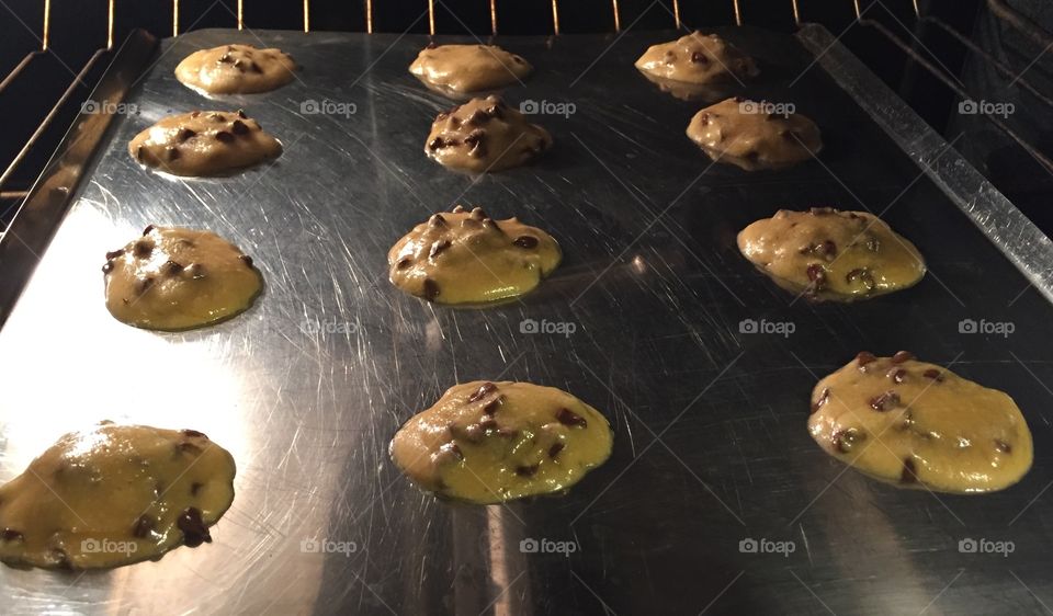 Baking cookies