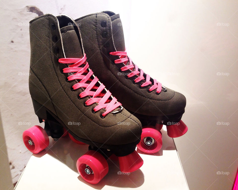 skate rollerskate rollerskates sport by arman