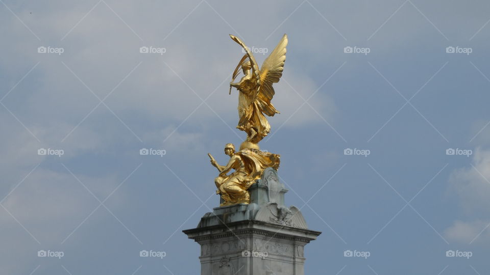 A statue in london 