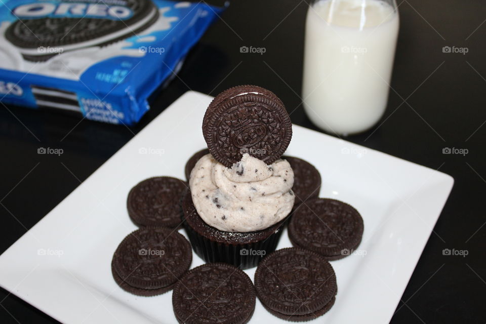 Oreo Cupcakes with Oreo Buttercream Icing