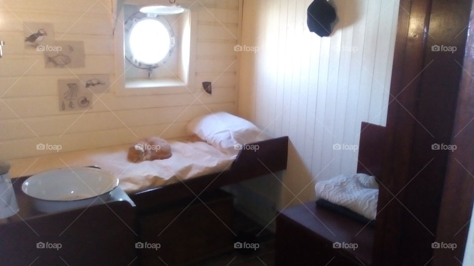 captains bedroom