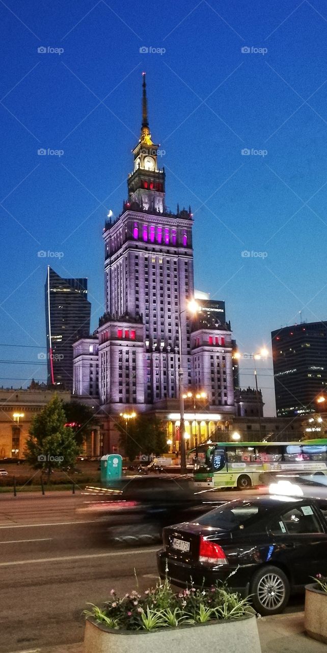 Warsaw by night. Capitol.