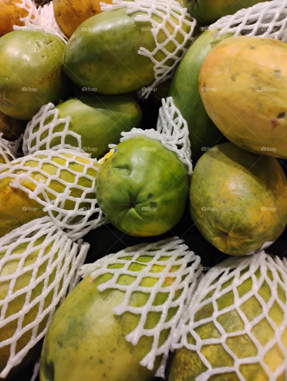 O mamão papaya  é uma fruta saborosa e saudável, rica em fibras e nutrientes, como a vitamina C e o licopeno.  Ele é de tamanho menor que o mamão formosa, mas ambos tem composição e nutrientes bastante parecidos