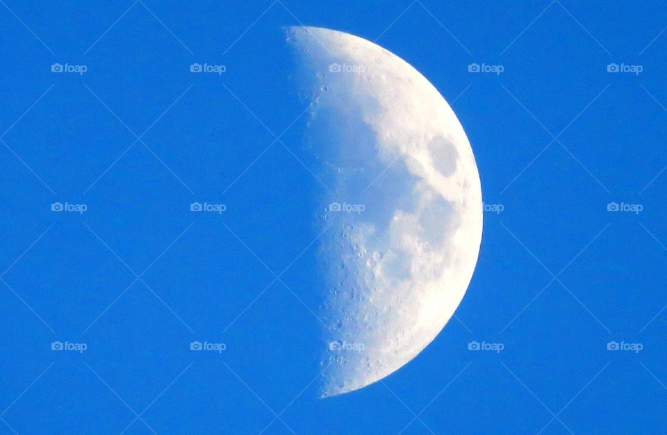 daytime moon