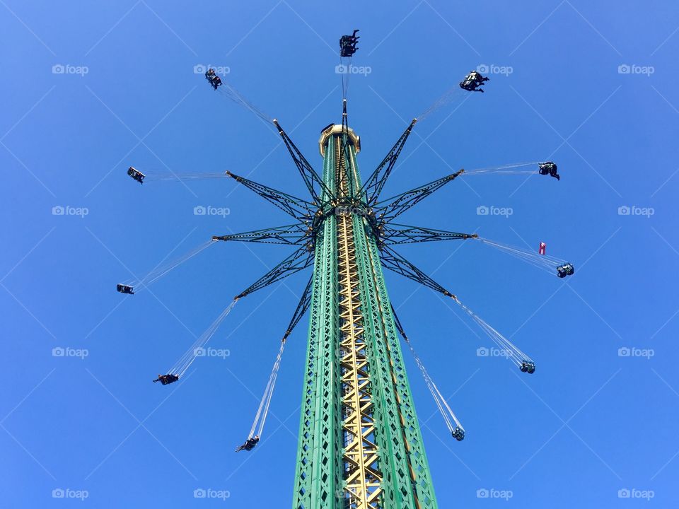 Round carousel