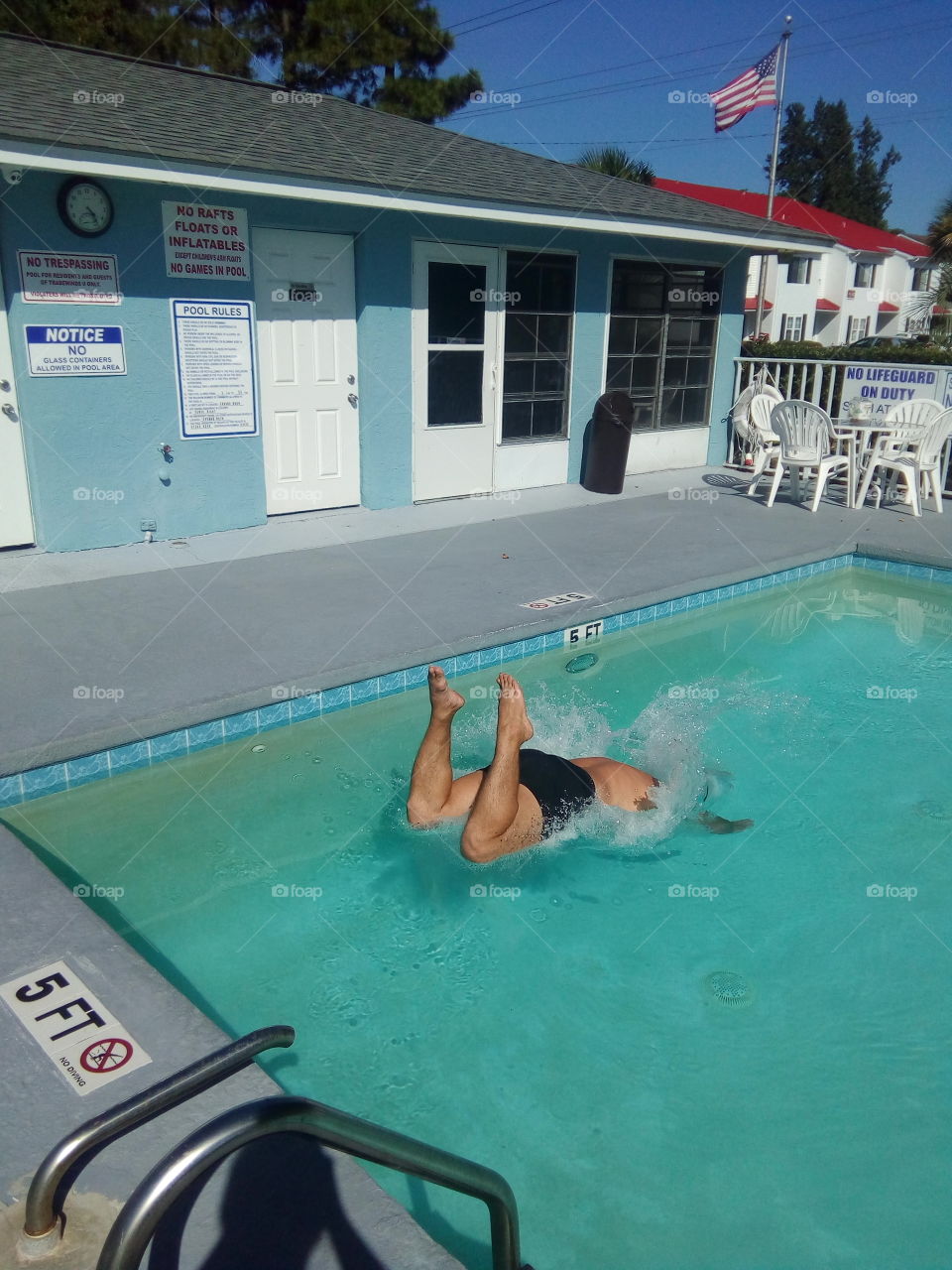 лето басейн