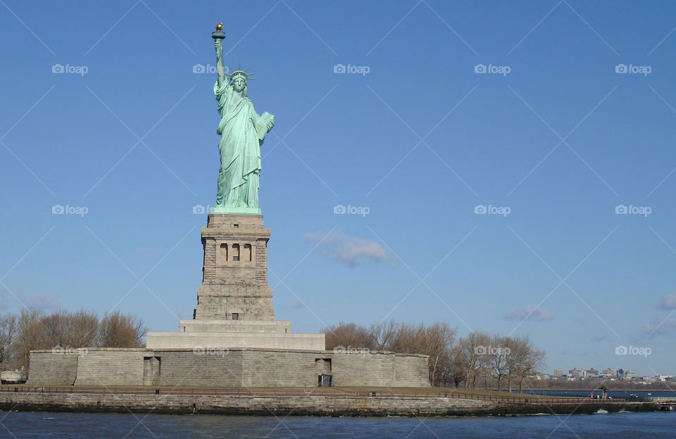 of statue newyork new by campospatino