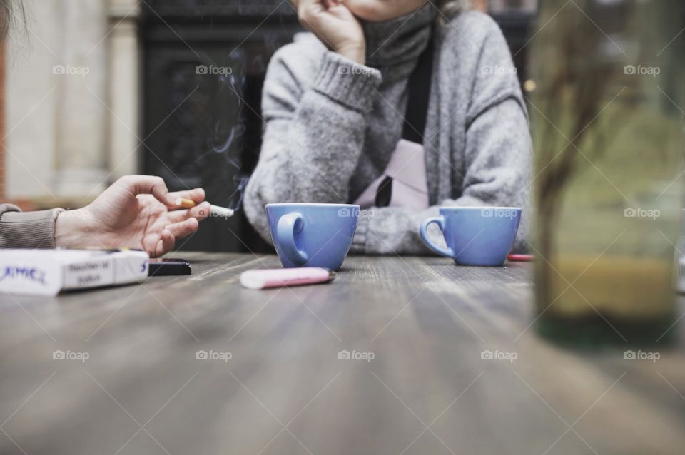Girls drinking coffee 