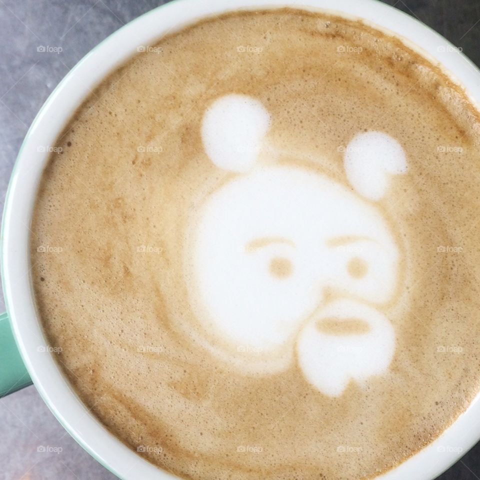 Bear tea latte art 