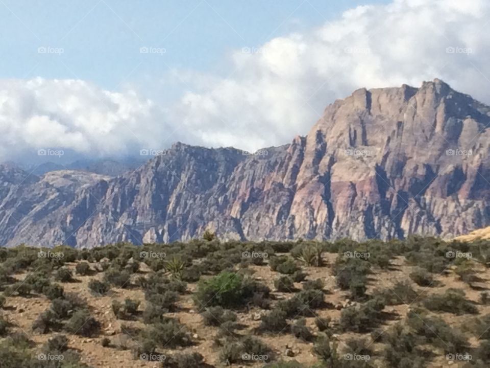Hermosa montaña de piedra en Las Vegas