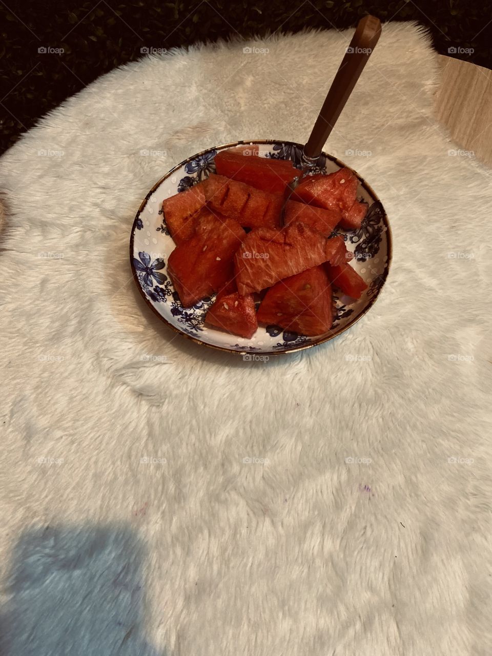 On the plate a watermelon 🍉