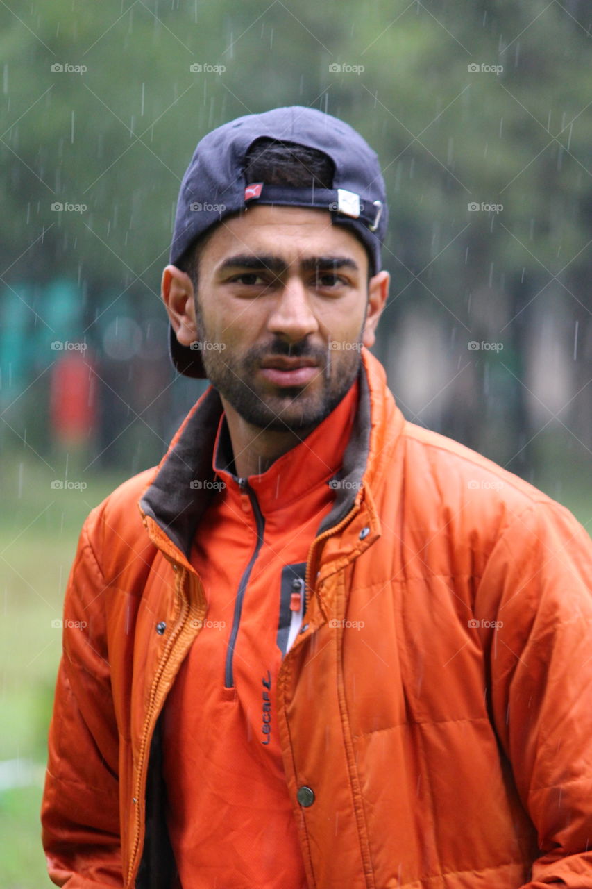 Rainy day cool and clean view beautiful environment clean and fresh Air water's and colourful .
📸 Muneeb bhat