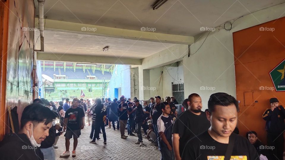 pintu gerbang stadion