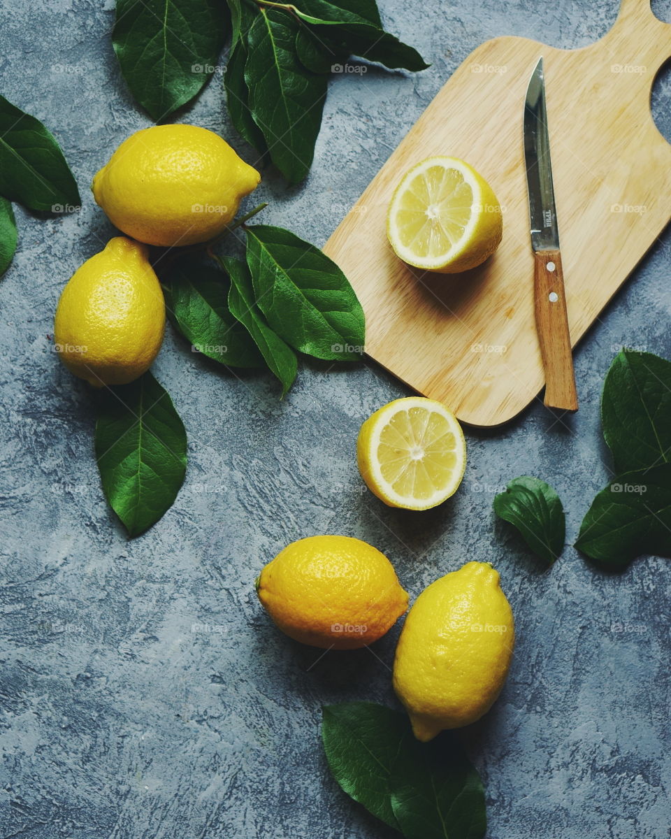 lemons cutting