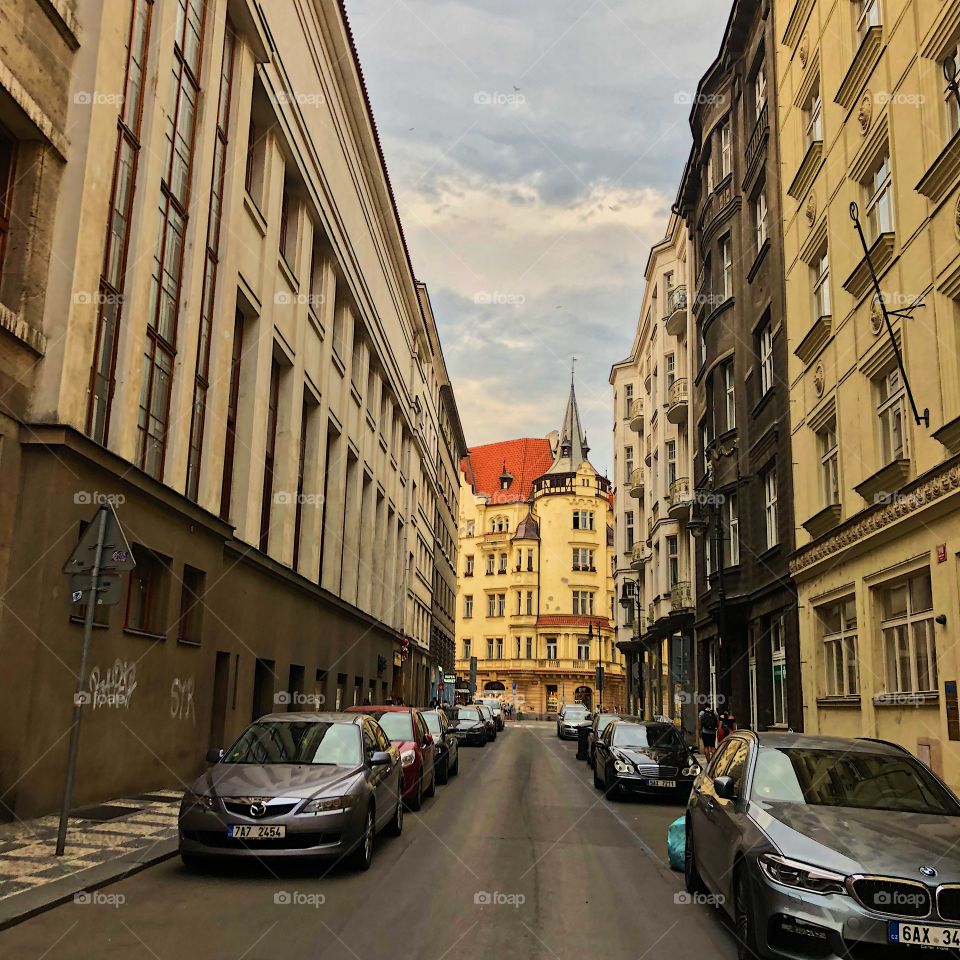 Yellow tints in the hidden streets of Prague