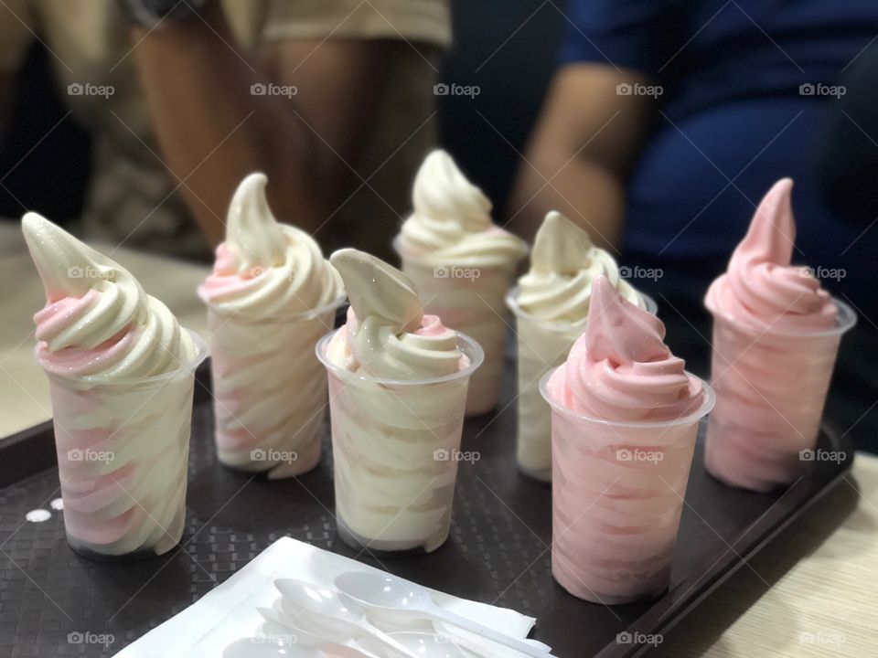 Bunch of ice-creams with nice shape and structure.