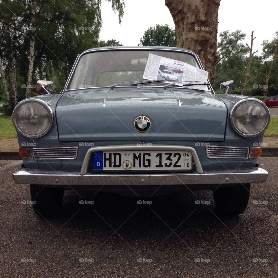 BMW 700