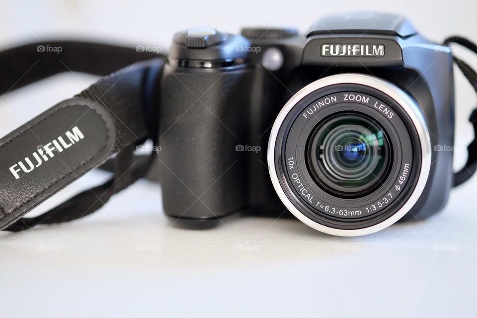 Fujifilm camera, products used to shoot digital images for online sales, selling photographs online, Fujifilm camera product shot, selling photos on Foap app to make money