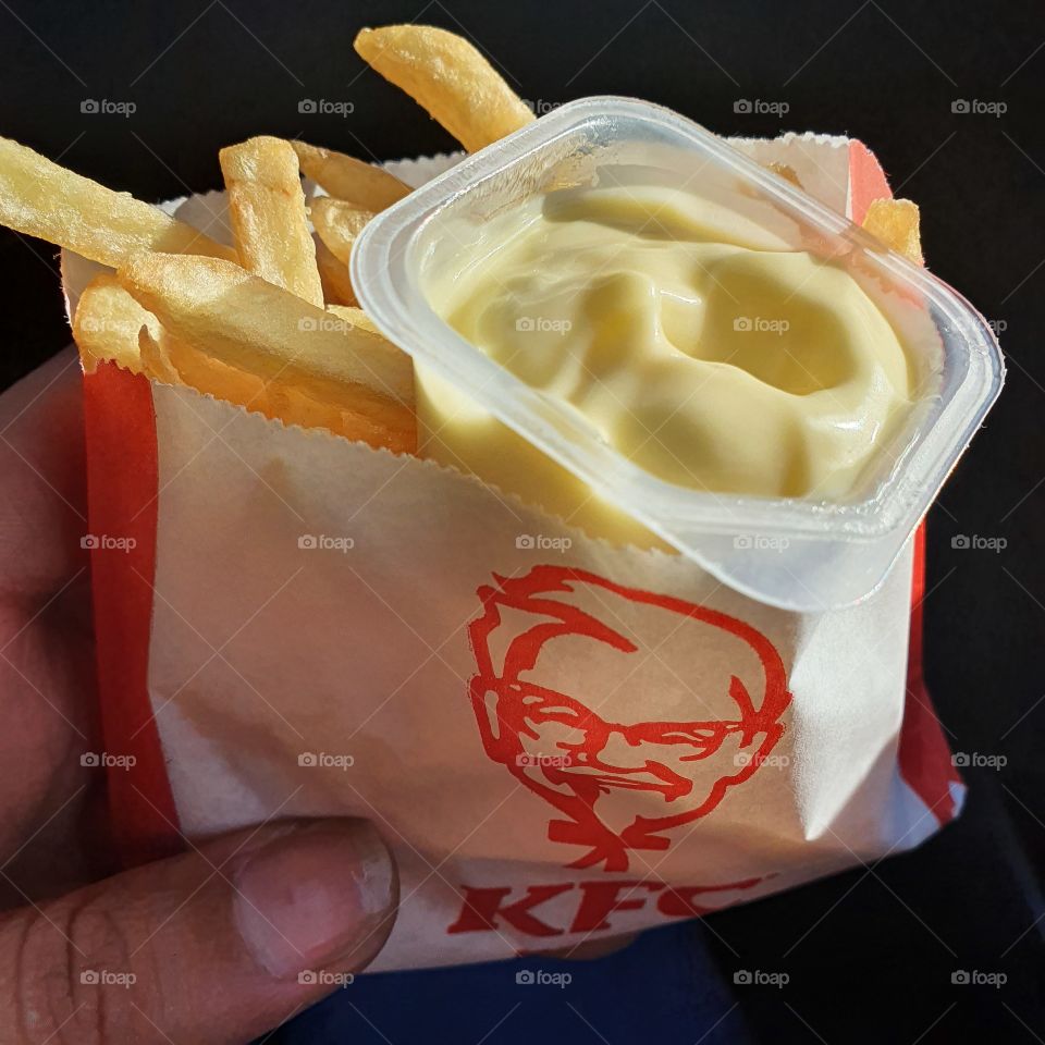 KFC friet with fries sauce.