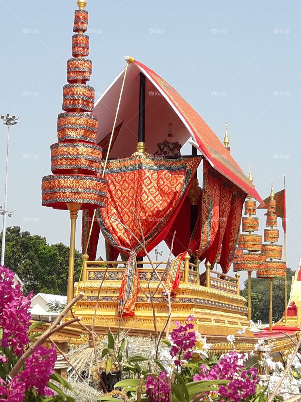 thai pavillion ; the beauty of thaiart cloth and seven tiered umbrella ; the equisite of thaicraft.  Identity of the art of Thailand.