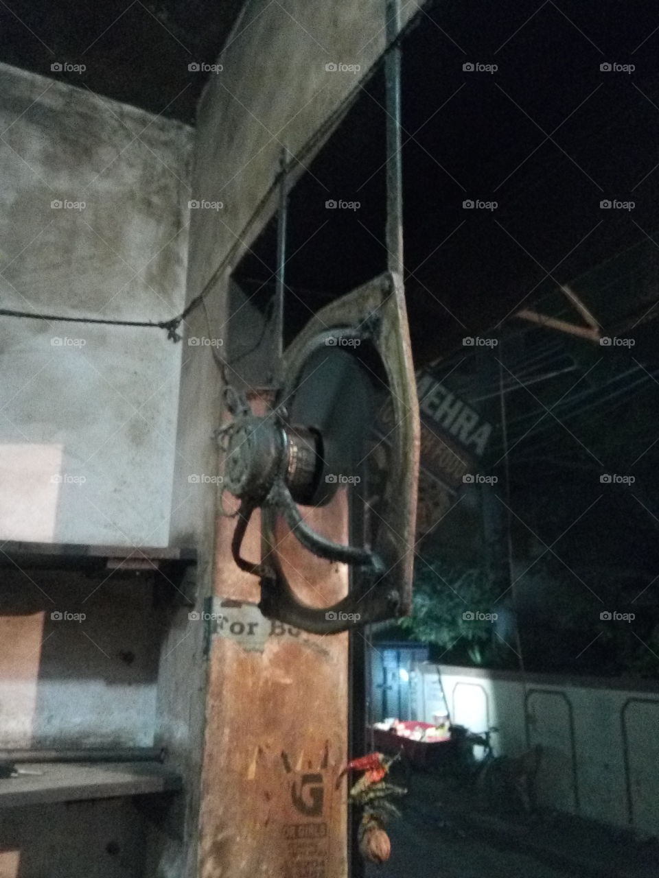 a new system to instal the exhaust fan in a cheap restaurant.