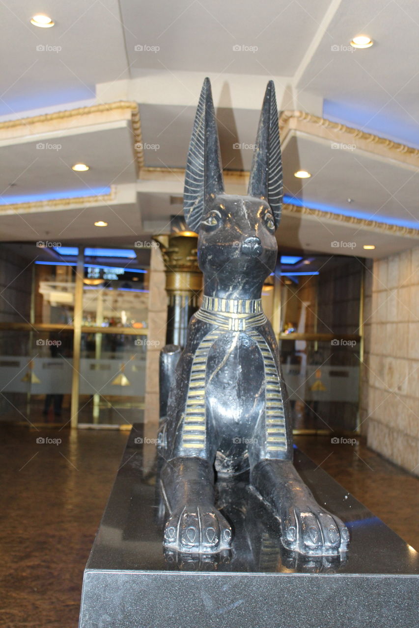 Las Vegas hotel statue