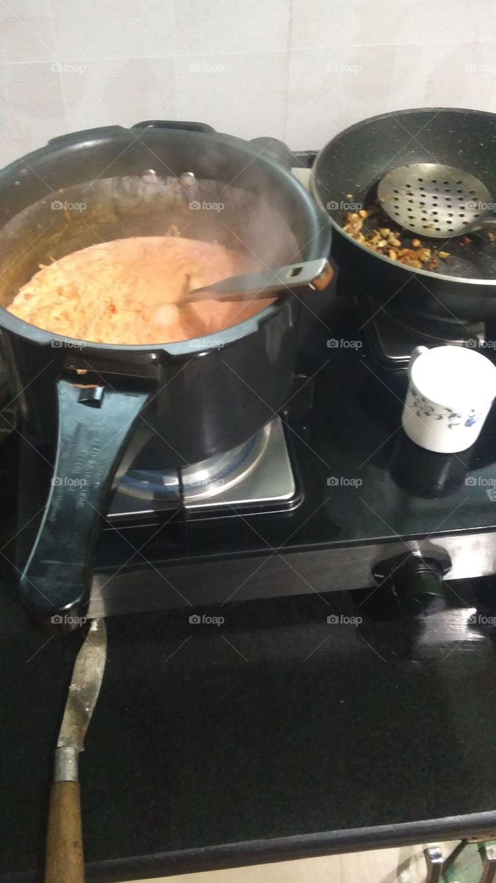 kitchen cooking food lover taste
📸 Muneeb bhat