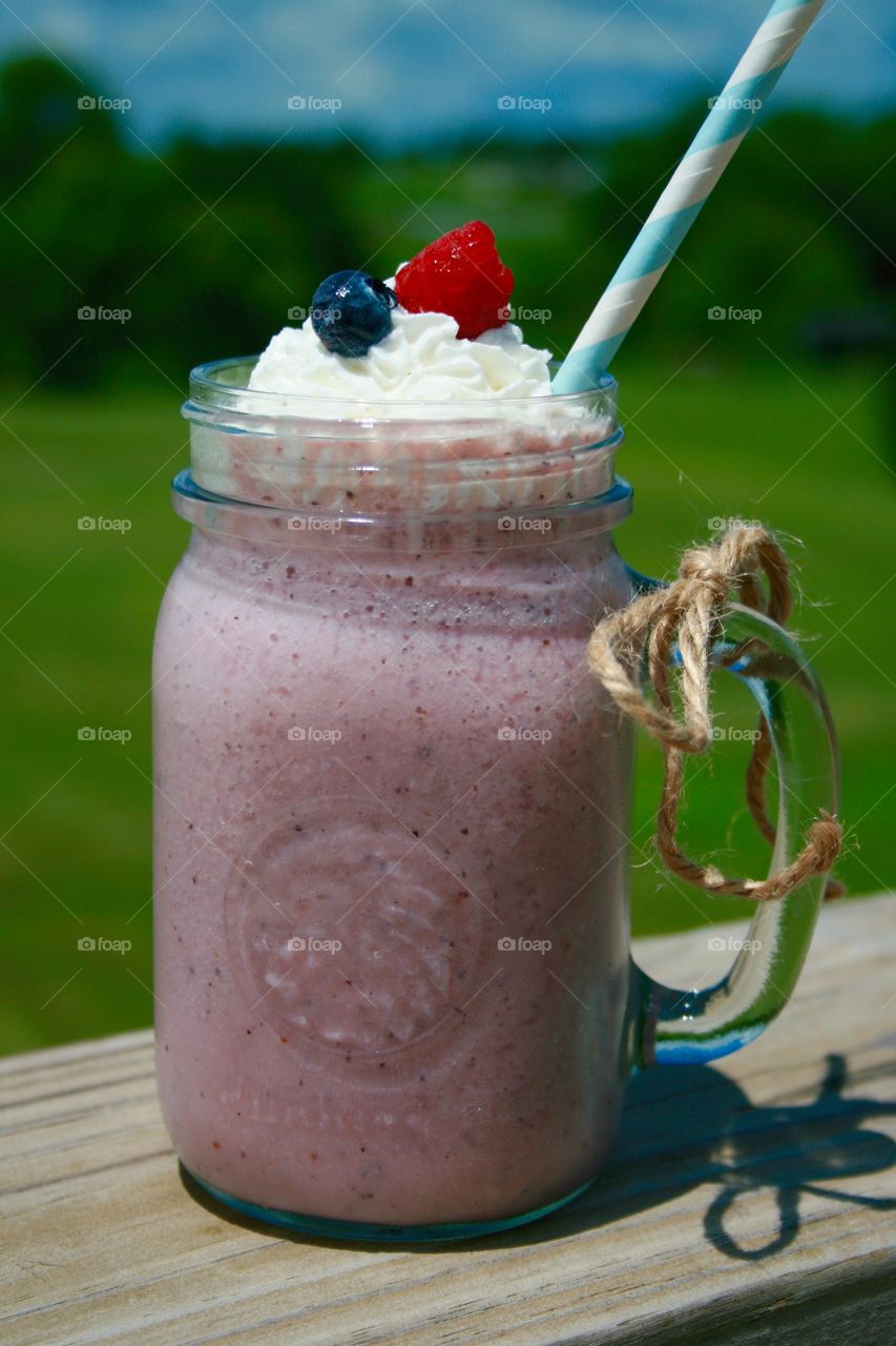 Summer Smoothie . Raspberry and Blueberry Smoothie 